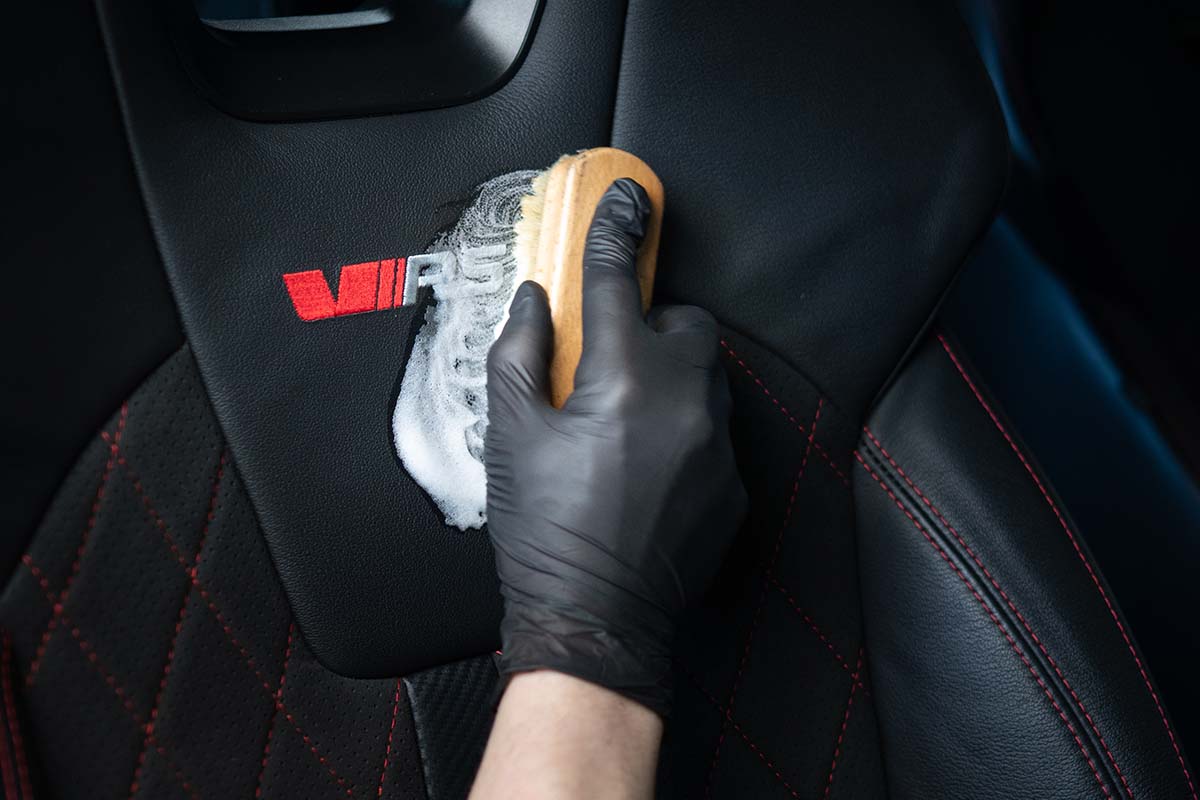 Naprawa oraz konserwacja tapicerki skórzanej