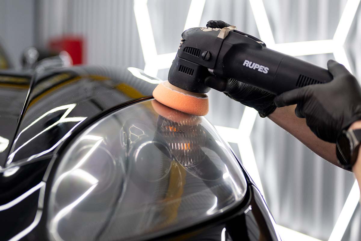 regeneracja lampiona samochodowego